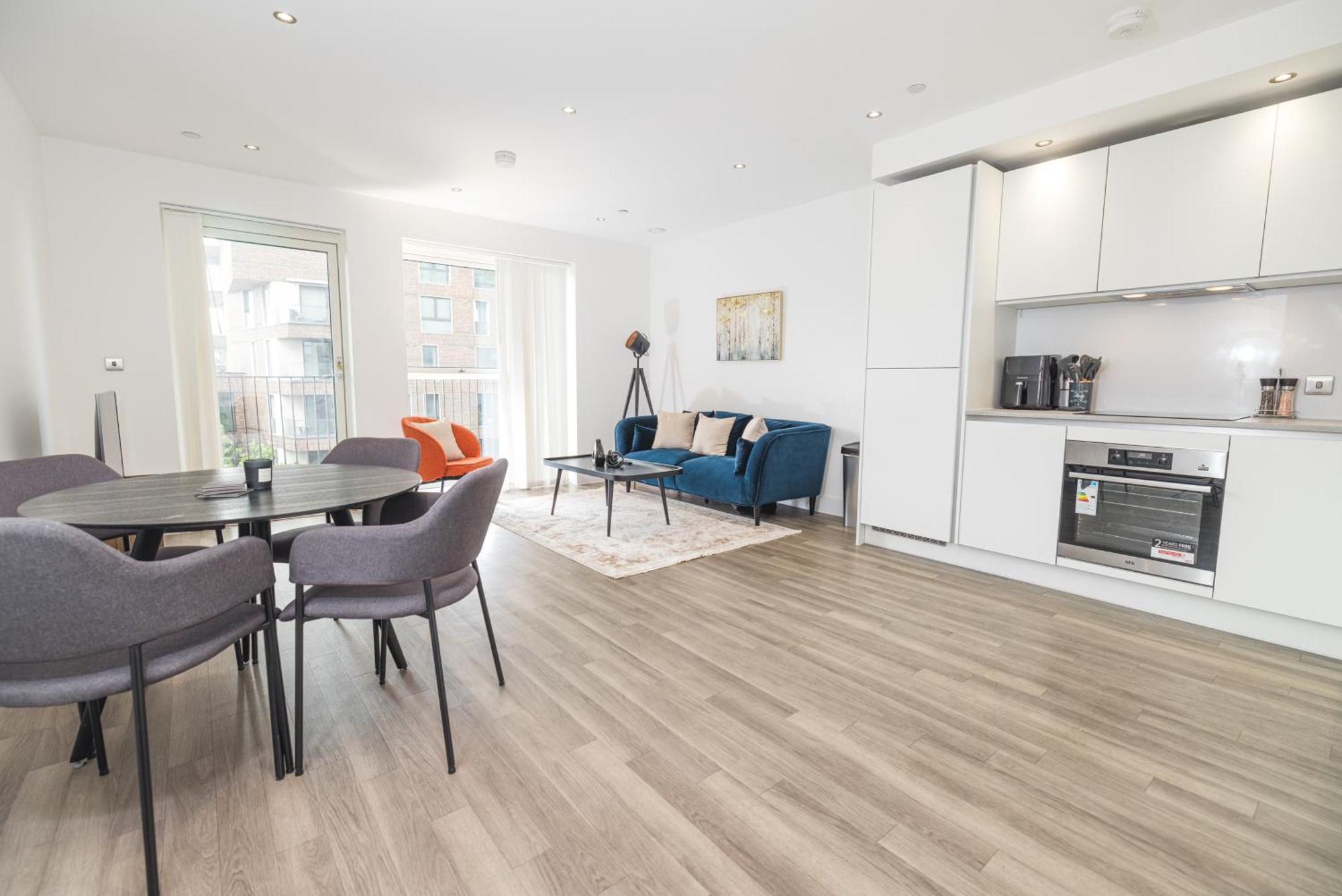 City Escape - Royal Wharf Londen Buitenkant foto